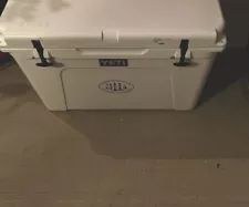 Yeti Tundra 105 Cooler White