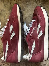 Reebok Classic Runner Burgundy , Men’s 7/Womens 8.5, Nylon And Leather Upper