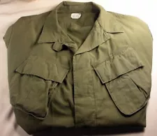 VIETNAM SLANT POCKET RIPSTOP JUNGLE JACKET. UNWORN CONDITION. LARGE-REGULAR