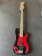 Pete Wentz Fender Squier P Bass