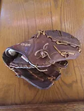 INSIGNIA MADE IN USA 12 INCH BASEBALL GLOVE (Broken Lace-Needs To Be Restrung)