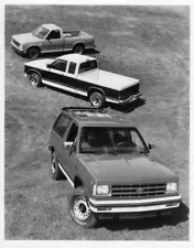 1983 Chevrolet S-10 Maxi-Cab Regular-Cab and Blazer Press Photo and Release 0130