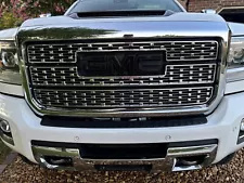 2015-2019 GMC Sierra 2500HD 3500HD Front Grille 84542600 Chrome Denali OEM GM