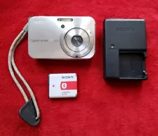 Sony Cybershot DSC-N1 8.1 MP Digital Camera Silver W/Battery & Charger WORKING