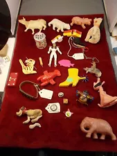 MIXED LOT OF OLD VTG TOYS, CAR STEERING WHEEL, GI JOE UTILITY BELT, ANIMALS+++++