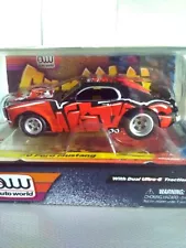 AUTO WORLD HO SLOT CAR '70 FORD MUSTANG CARFFITI BLACK & RED/WHITE FABULOUS HUES