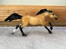 New ListingBreyer Stablemate Mustang, Buckskin, Kmart