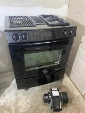 Jenn Air JDS98600DB00 Gas/Electric Downdraft Island Range/Oven-Convection-GRILL!