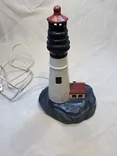 Lighthouse/Lighted