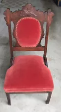 Antique slipper chair