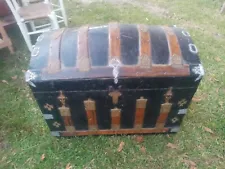 *ANTIQUE LARGE CAMEL BACK TRUNK VERY NICE*