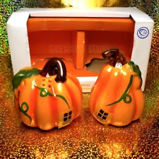 PUMPKIN SALT AND PEPPER SHAKER SET Halloween Thanksgiving gourd autumn fall RARE