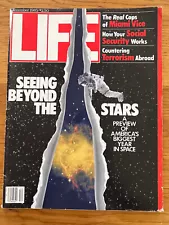 CHRISTA McAULIFFE AUTOGRAPHED "A TEACHER CRAMS FOR ORBIT" 1985 LIFE MAGAZINE