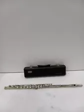 New ListingBundy Silver Tone Flute w/Case