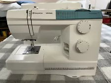 HUSQVARNA VIKING EMERALD 116 SEWING MACHINE, LOW USE, MINT CONDITION!