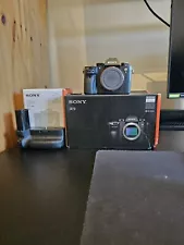 Sony Alpha A9 24.2MP Digital Camera + Grip