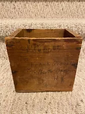 Vintage wooden shipping crate 7"x 7" x 5" good condition