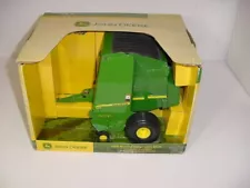 1/16 John Deere Diecast 568 Round Baler W/Bale by ERTL NIB!