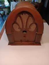 Vintage 1931, Philco,Baby Grand Cathedral,Super Heterodyne, Tube Radio Model 70