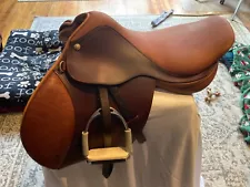 Beautiful Pessoa English Saddle - Stirrups and Leathers included