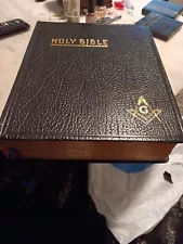 masonic bible never used in very good condition. Ready to use.