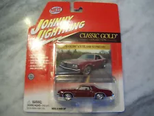 Johnny Lightning 1976 Olds Cutlass Supreme 2002 Classic Gold Collection Red