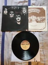 KISS DEBUT 1977 PRESSING W KISSIN TIME