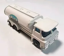 Vintage Husky Guy Warrior Milk Tanker Truck HO Diecast/Plastic Round Tank