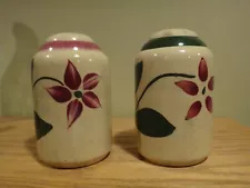 VINTAGE WATT POTTERY STAR FLOWER SALT & PEPPER SHAKERS