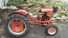 70's 2418 Power King Tractor Motor Runs, Good Parts or Winter Project