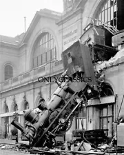 1895 STEAM TRAIN LOCOMOTIVE 721 WRECK 8X10 PHOTO RAILROAD STATION CRASH IN PARIS