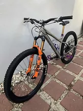 Banshee Paradox V3 Hardcore Hardtail MTB “Dream Build” Industry 9 Carbon Wheels