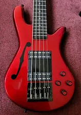 Spector Performer 5 Bass. Radiused finger ramp and thumbrest