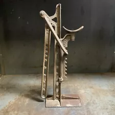 Antique Car Jack By Elite Mfg. Co In Ashland Ohio For Mechanics