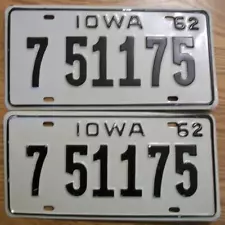 MATCHED PAIR of IOWA LICENSE PLATES - 1962 - 7 51175