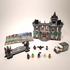 10937 LEGO Batman Arkham Asylum Breakout Complete with Minifigures and Manuals