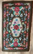 Antique Folk Art Hand Hooked Rug Flowers Chain Design Edge Floral 47 x 27