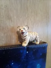 Safari Ltd. WHITE BENGAL TIGER CUB Wildlife Figure 2006