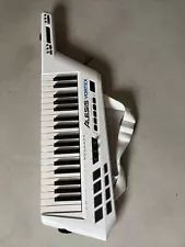 Alesis Vortex Wireless/ USB/MIDI Keytar Controller, white