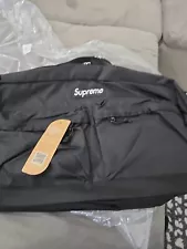 NWT Authenic Supreme - Supreme Duffle Bag Black 22FW - Mens