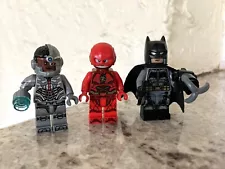 Lego DC Superheroes Minifigs Tactical Batman sh435 Flash sh438 Cyborg sh436