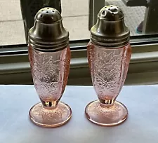 New Listing1930s Jeannette Glass Poinsettia Floral Pink Salt & Pepper Shakers BEAUTIFUL