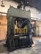 300 Ton Hydraulic Press for Sale • 72 x 48 Bed, 26" Stroke, 40" Daylight Verson