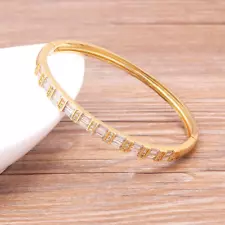 Fashion Creative Design CZ Gold Color Bangles for Woman Hot Sale Cuff Bracelet W