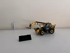 1/50 NZG JCB 535 Telehandler. Forks And Bucket. Missing Wheel Cap