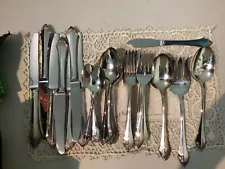 Oneida Belcourt Flatware, Service For 8- 44 Pieces ds17