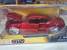 Jada Toys 2006 Dodge Charger R/T 1:24 scale Customs Die Cast Dub City new Red