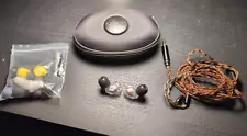 Shure SE425 In-Ear Monitors w/ original case & extra tips. Aftermarket cable