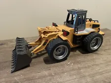 Huina Front Loader Yellow Bulldozer RC Construction Vehicle No Remote 2.4ghz