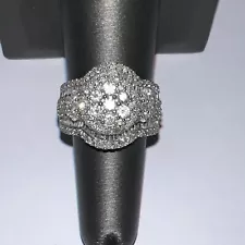 10k Gold 2.00ctw Diamond Cluster Ring